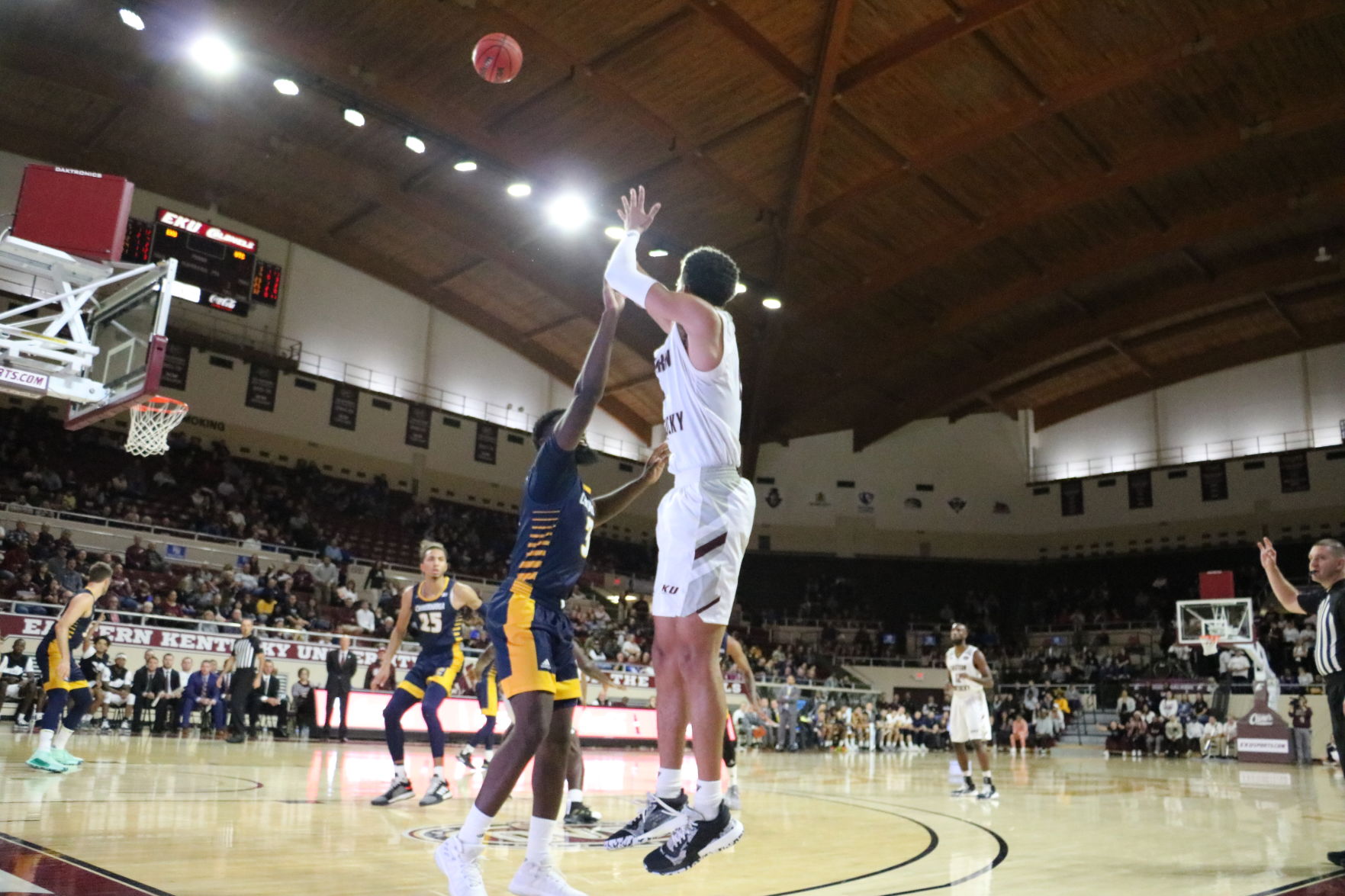 EKU men's basketball starts the 2019 campaign 1-0 after win over Chattanooga